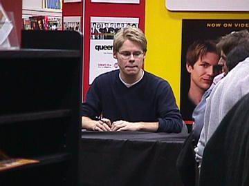 Signing-tower-records-jan-11th-2002-064.jpg