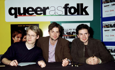 Signing-tower-records-jan-11th-2002-009.jpg