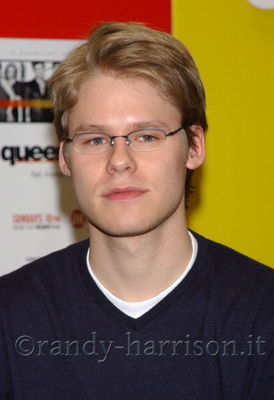 Signing-tower-records-jan-11th-2002-032.jpg