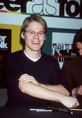Signing-tower-records-jan-11th-2002-035.jpg