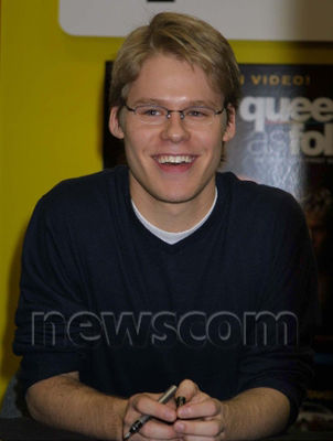 Signing-tower-records-jan-11th-2002-036.jpg