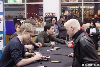 Signing-tower-records-jan-11th-2002-068.jpg