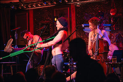 The-skivvies-in-concert-on-stage-feb-20th-2015-006.jpg